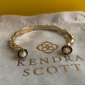 Kendra Scott gold pinch bracelet